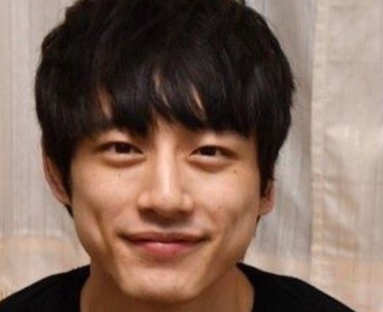 坂口健太郎さんの画像
