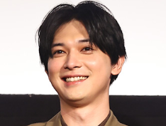 吉沢亮さんの画像